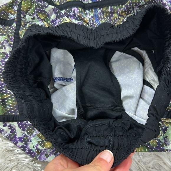 Lululemon Tracker Short *4-way Stretch Floral Sport White Multi - Picture 2 of 4